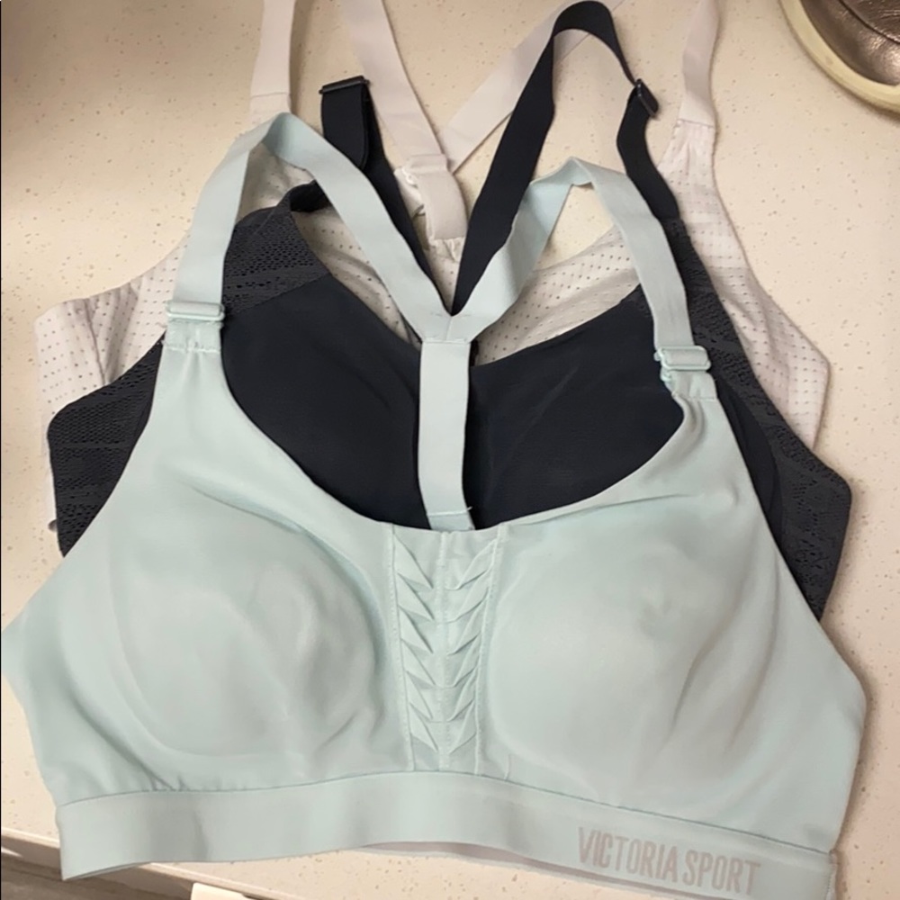 3 Victoria’s Secret sports bras all 32 B